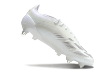 Carregar imagem no visualizador da galeria, Chuteira Campo ADIDAS Predator Elite SG Pearlised
