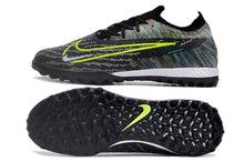 Carregar imagem no visualizador da galeria, Chuteira Nike React Phantom GX Elite DF Society Fusion
