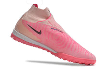 Carregar imagem no visualizador da galeria, Chuteira Nike React Phantom GX Elite DF Society Ready Pack Rosa
