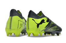 Carregar imagem no visualizador da galeria, Chuteira de Campo Puma Future 7 Ultimate FG/AG Rush Pack
