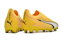 Carregar imagem no visualizador da galeria, Chuteira de Campo Puma King Ultimate FG Volume Up
