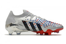 Carregar imagem no visualizador da galeria, ADIDAS Predator Freak.1 Low FG Showpiece
