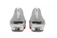 Carregar imagem no visualizador da galeria, ADIDAS Predator Freak.1 Low FG Showpiece
