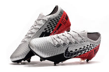 Carregar imagem no visualizador da galeria, CHUTEIRA NIKE MERCURIAL VAPOR 13 ELITE SG &quot;NEYMAR&quot; VERMELHO/BRANCO/PRATA/PRETO
