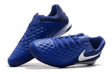 Carregar imagem no visualizador da galeria, CHUTEIRA NIKE TIEMPO LEGEND 8 IC AZUL/BRANCO
