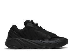 ADIDAS YEEZY BOOST 700 MNVN "TRIPLE PRETO"