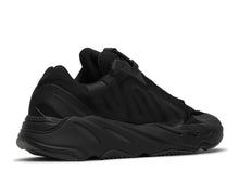 Carregar imagem no visualizador da galeria, ADIDAS YEEZY BOOST 700 MNVN &quot;TRIPLE PRETO&quot;
