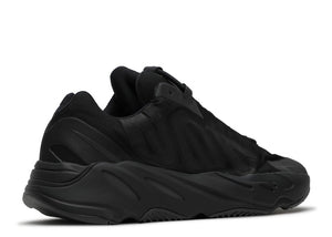 ADIDAS YEEZY BOOST 700 MNVN "TRIPLE PRETO"