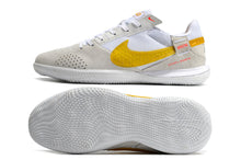 Carregar imagem no visualizador da galeria, NIKE Street Gato Futsal Branco/Dourado
