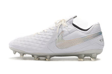 Carregar imagem no visualizador da galeria, CHUTEIRA NIKE TIEMPO LEGEND 8 ELITE FG PRATA/BRANCO
