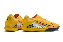 Carregar imagem no visualizador da galeria, CHUTEIRA NIKE MERCURIAL VAPOR 13 PRO IC LARANJA/BRANCO/PRETO
