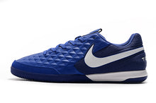 Carregar imagem no visualizador da galeria, CHUTEIRA NIKE TIEMPO LEGEND 8 IC AZUL/BRANCO
