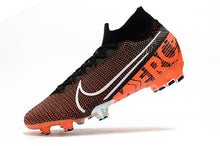 Carregar imagem no visualizador da galeria, CHUTEIRA NIKE MERCURIAL SUPERFLY 13 FG ELITE LARANJA/PRETO/BRANCO
