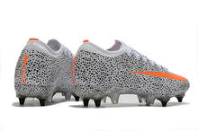 Carregar imagem no visualizador da galeria, CHUTEIRA NIKE MERCURIAL VAPOR 13 ELITE SG &quot; NEW LIGHTS &quot;
