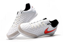 Carregar imagem no visualizador da galeria, CHUTEIRA NIKE TIEMPO LEGEND 8 IC BRANCO/VERMELHO
