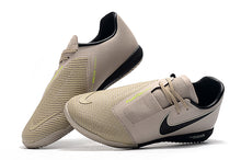 Carregar imagem no visualizador da galeria, CHUTEIRA NIKE PHANTOM VENOM PRO IC BEGE/PRETO
