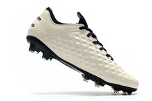 Carregar imagem no visualizador da galeria, CHUTEIRA NIKE TIEMPO LEGEND 8 ELITE FG BRANCO/DOURADO
