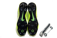 Carregar imagem no visualizador da galeria, CHUTEIRA NIKE PHANTOM VISION ELITE DYNAMIC FIT SG &quot;NEW LIGHTS&quot; VERDE/BRANCO
