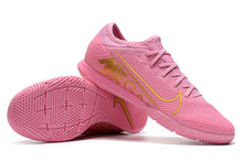 Carregar imagem no visualizador da galeria, CHUTEIRA NIKE MERCURIAL VAPOR 13 PRO IC ROSA/DOURADO
