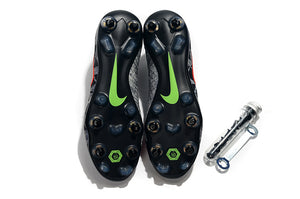 CHUTEIRA NIKE PHANTOM VISION ELITE DYNAMIC FIT SG "EA SPORTS"