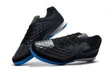 Carregar imagem no visualizador da galeria, CHUTEIRA NIKE TIEMPO LEGEND 8 IC &quot;NEW LIGHTS&quot; AZUL/PRETO/BRANCO/CINZA
