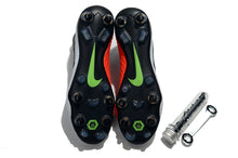 Carregar imagem no visualizador da galeria, CHUTEIRA NIKE PHANTOM VISION ELITE DYNAMIC FIT SG CINZA / VERMELHO
