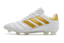 Carregar imagem no visualizador da galeria, Chuteira de Campo ADIDAS Copa Mundial Icon.1 FG Branco/Dourado
