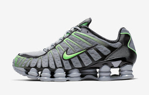 Nike Shox TL destacado com estilo de explosão de limão