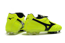 Carregar imagem no visualizador da galeria, CHUTEIRA MIZUNO WAVE CUP LEGEND FG PRETO/AMARELO
