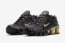 Carregar imagem no visualizador da galeria, Nike Shox TL Neymar x em preto e dourado
