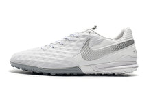 Carregar imagem no visualizador da galeria, CHUTEIRA NIKE TIEMPO LEGEND 8 PRO TF BRANCO/PRATA
