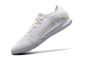 CHUTEIRA NIKE MERCURIAL VAPOR 13 PRO IC BRANCO/CINZA