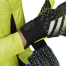 Carregar imagem no visualizador da galeria, Luvas de goleiro adidas Predator Pro Ultimate
