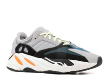 Carregar imagem no visualizador da galeria, ADIDAS YEEZY BOOST 700 V2 &quot;CORREDOR DE ONDA&quot;
