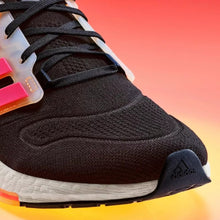 Carregar imagem no visualizador da galeria, Tênis de corrida Adidas ULTRABOOST 22
