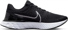 Carregar imagem no visualizador da galeria, Tênis de corrida Nike React Infinity Run Flyknit 3
