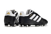 Carregar imagem no visualizador da galeria, Chuteira de Campo ADIDAS Copa Mundial Icon.1 FG Branco/Preto
