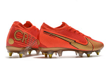 Carregar imagem no visualizador da galeria, CHUTEIRA NIKE MERCURIAL VAPOR 13 ELITE SG CRISTIANO RONALDO
