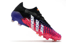 Carregar imagem no visualizador da galeria, ADIDAS Predator Freak.1 Low FG Showpiece
