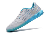 Carregar imagem no visualizador da galeria, CHUTEIRA NIKE LUNARGATO II IC BRANCO/AZUL
