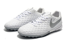 Carregar imagem no visualizador da galeria, CHUTEIRA NIKE TIEMPO LEGEND 8 PRO TF BRANCO/PRATA
