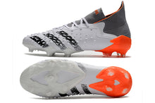 Carregar imagem no visualizador da galeria, ADIDAS Predator Freak.1 FG White Spark
