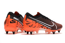 Carregar imagem no visualizador da galeria, CHUTEIRA NIKE MERCURIAL VAPOR 13 ELITE SG PRETO/LARANJA/BRANCO
