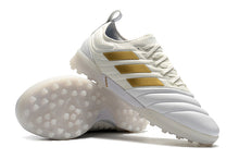 Carregar imagem no visualizador da galeria, CHUTEIRA ADIDAS COPA 19.1 ELITE TF DOURADO/BRANCO
