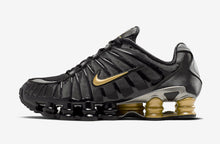 Carregar imagem no visualizador da galeria, Nike Shox TL Neymar x em preto e dourado
