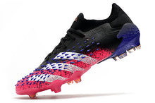 Carregar imagem no visualizador da galeria, ADIDAS Predator Freak.1 Low FG Showpiece
