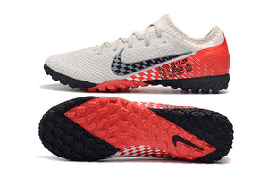 CHUTEIRA NIKE MERCURIAL VAPOR 13 TF BRANCO/VERMELHO/PRETO