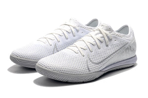 CHUTEIRA NIKE MERCURIAL VAPOR 13 PRO IC BRANCO/CINZA