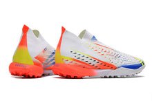 Carregar imagem no visualizador da galeria, Chuteira adidas Predator Edge
