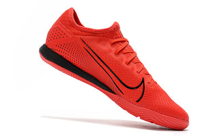 CHUTEIRA NIKE MERCURIAL VAPOR 13 PRO IC VERMELHO/PRETO